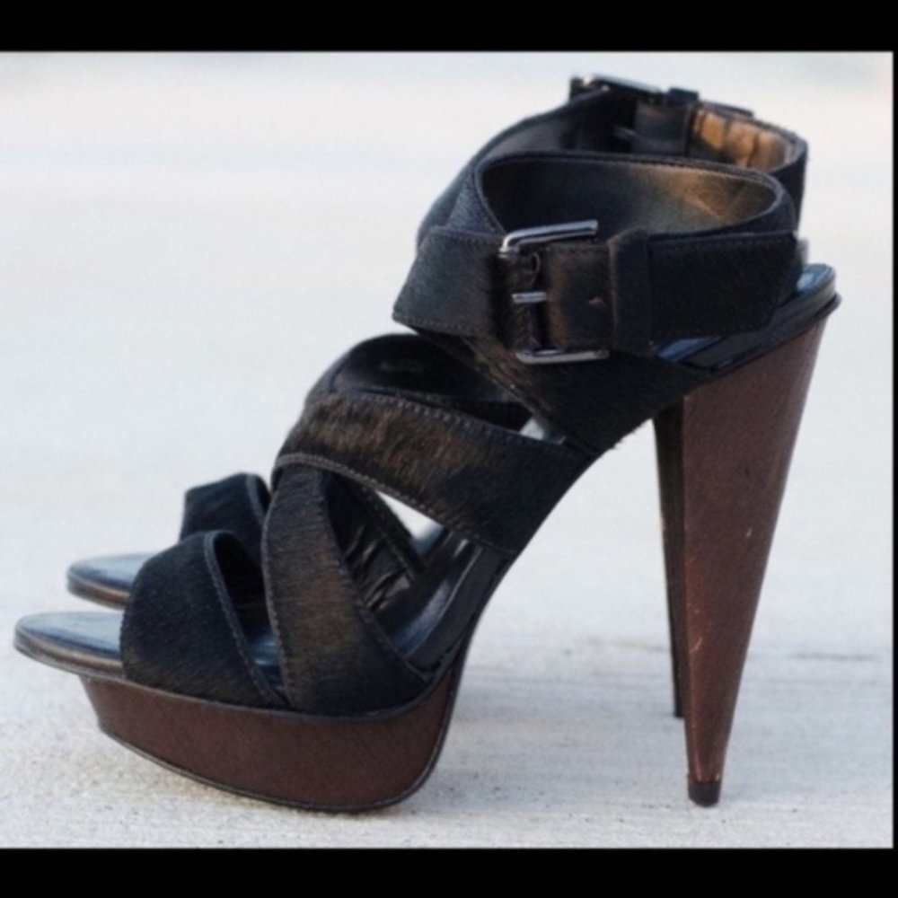 NEW REPORT SIGNATURE Size 7.5 6.5 Pony Hair Sandal - Picture 2 of 8